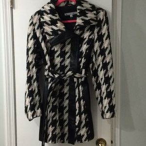 Like new houndstooth coat